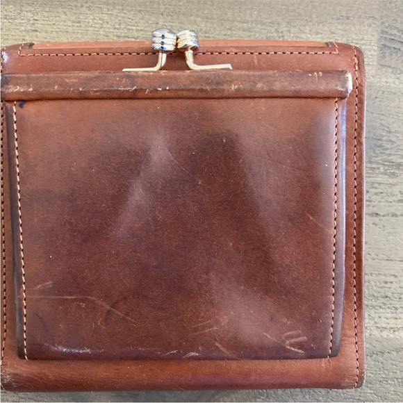 Dooney & Bourke Vintage Leather Taupe British Tan Card Wallet Kiss Lock - Picture 4 of 7